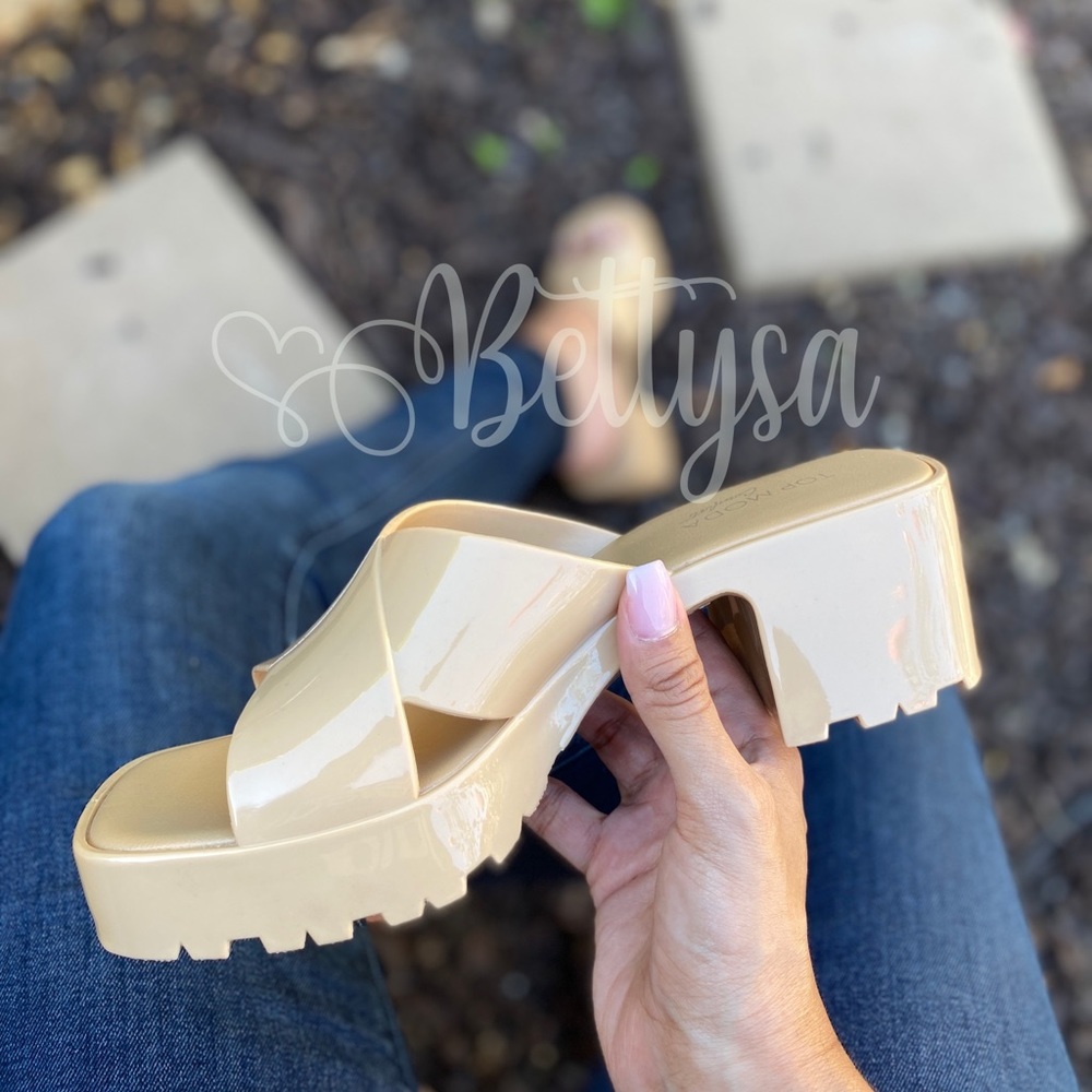 Camel  Chunky Heel Jelly Sandals